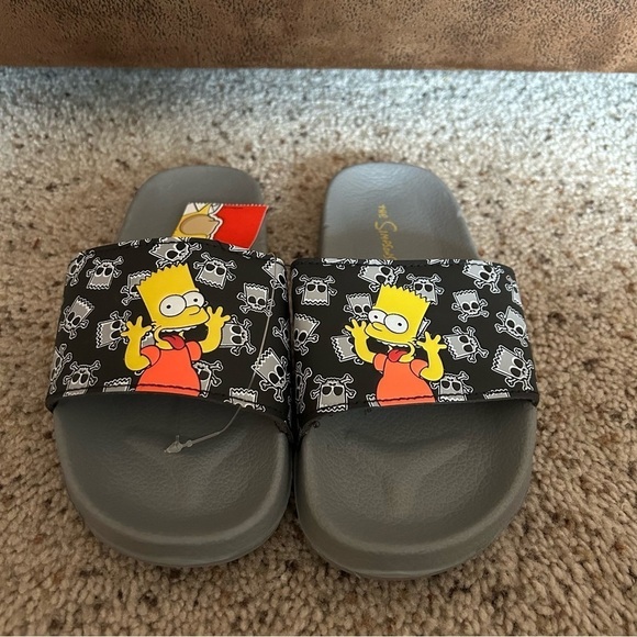 NWT The Simpsons Black & Gray Bart Simpson Skull Print Slides Size 1 Boys - Picture 1 of 8